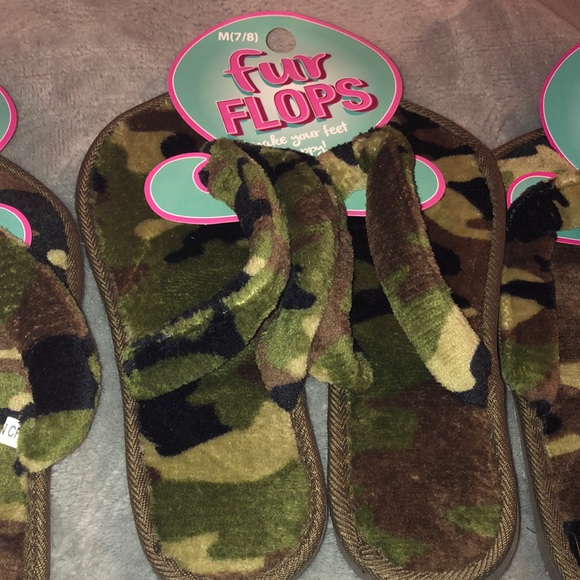 Fur Flops house slippers - Picture 2 of 2